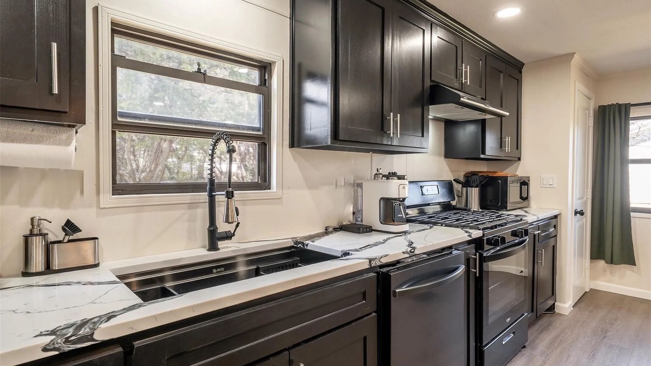 Photo of Kitchen in Laguna Park