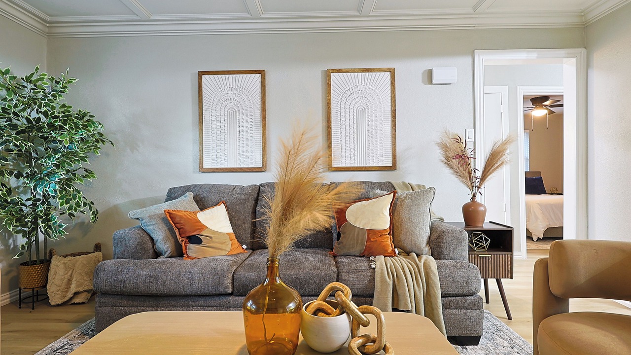 Photo of Livingroom in Farmers Branch