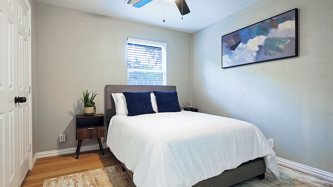 Photo of Bedroom in Farmers Branch