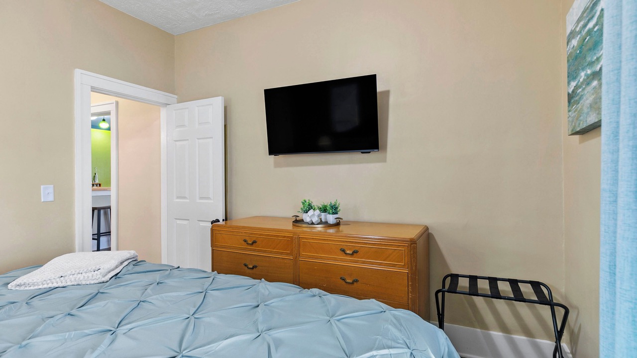 Photo of Bedroom in Near South
