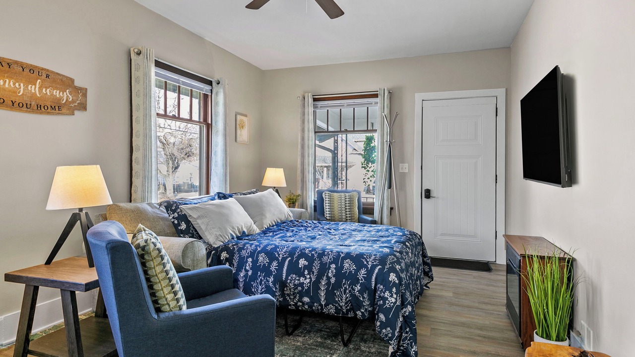 Photo of Bedroom in Near South