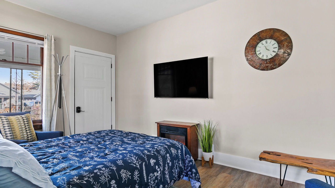 Photo of Bedroom in Near South