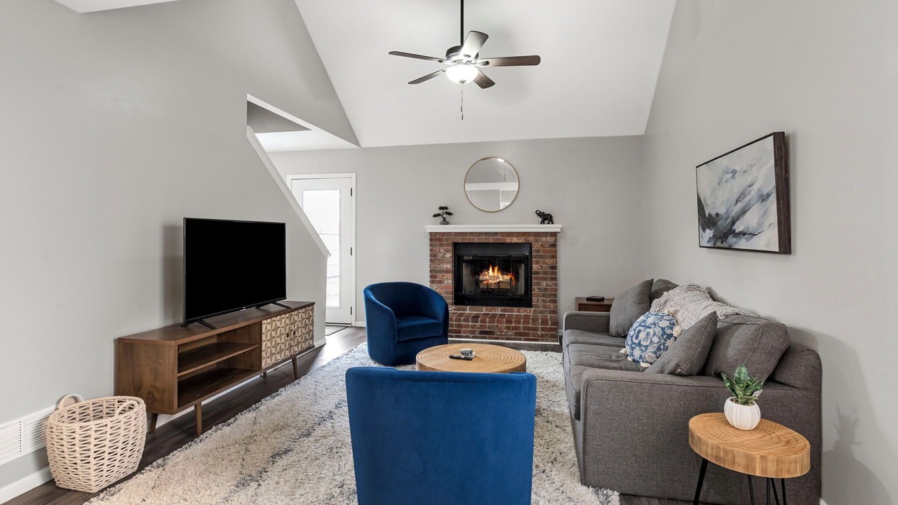Photo of Livingroom in Lawrence