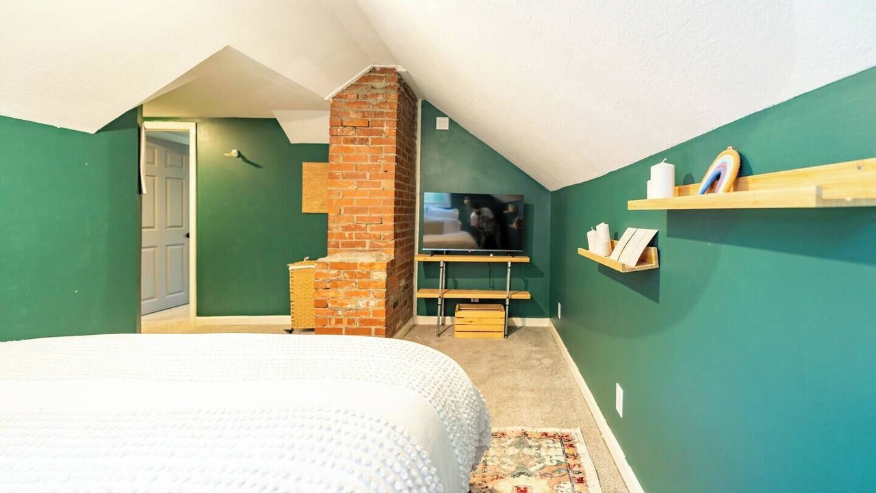 Photo of Bedroom in Roeland Park