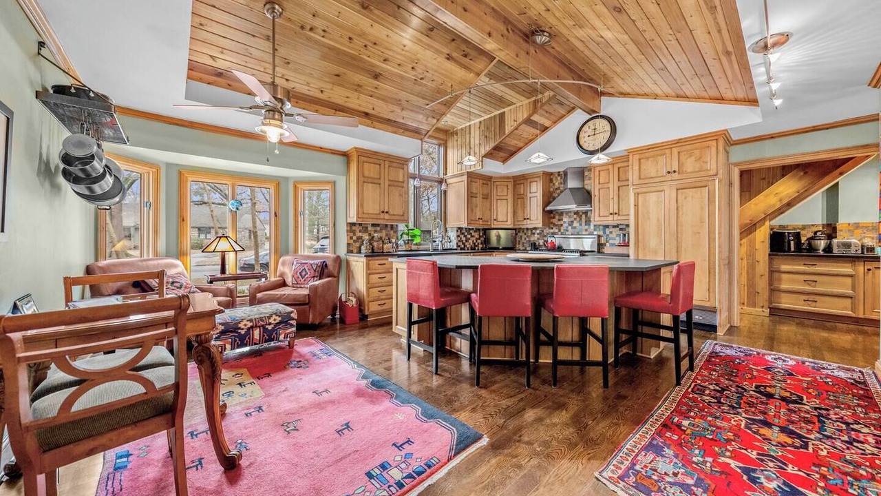 Photo of Livingroom in Leawood