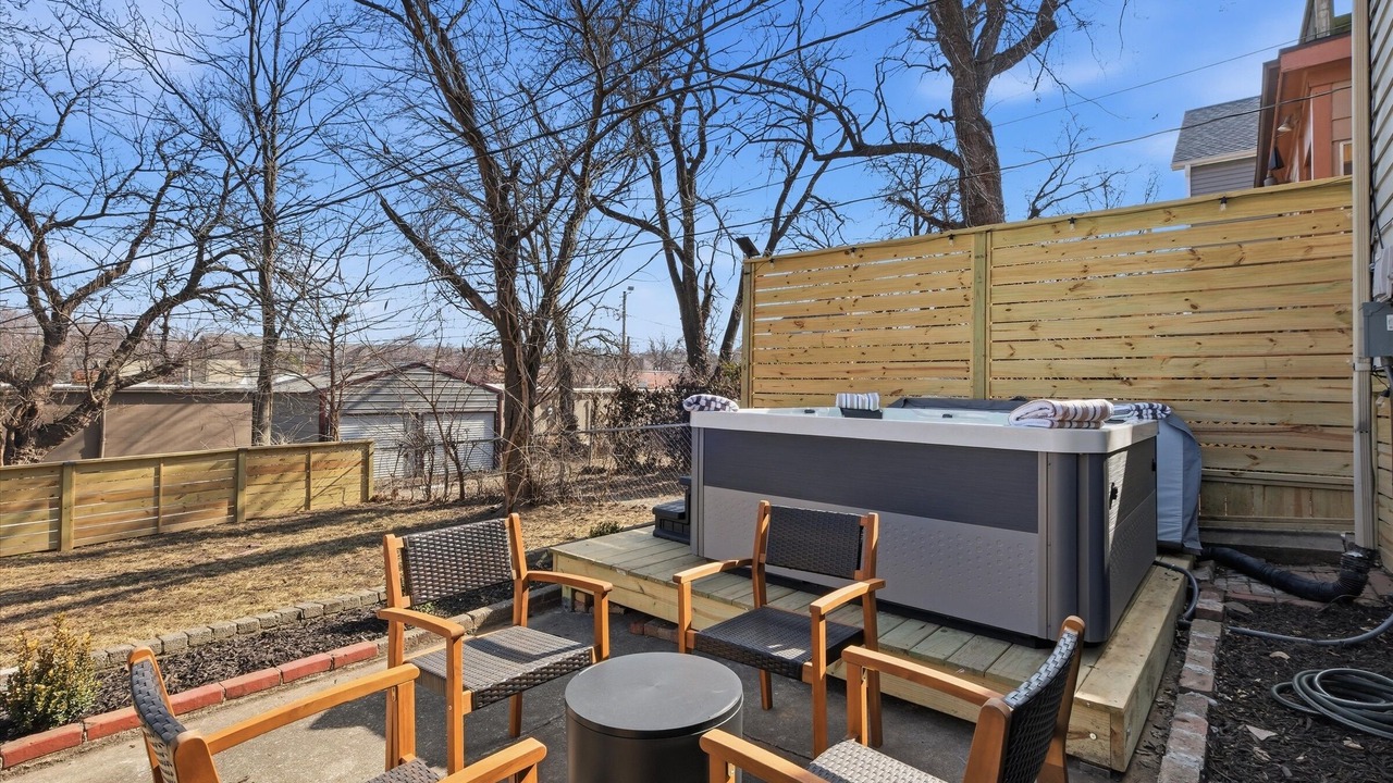 Photo of Outdoor in Midtown - Westport