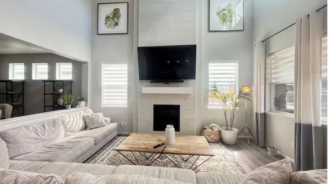 Photo of Livingroom in Centerra