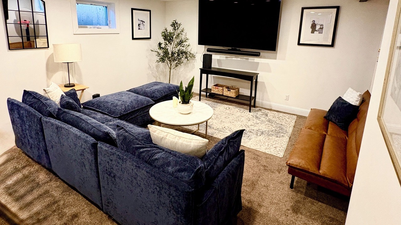 Photo of Livingroom in Cherry Knolls