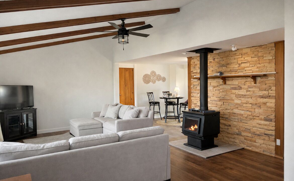 Photo of Livingroom in Peyton