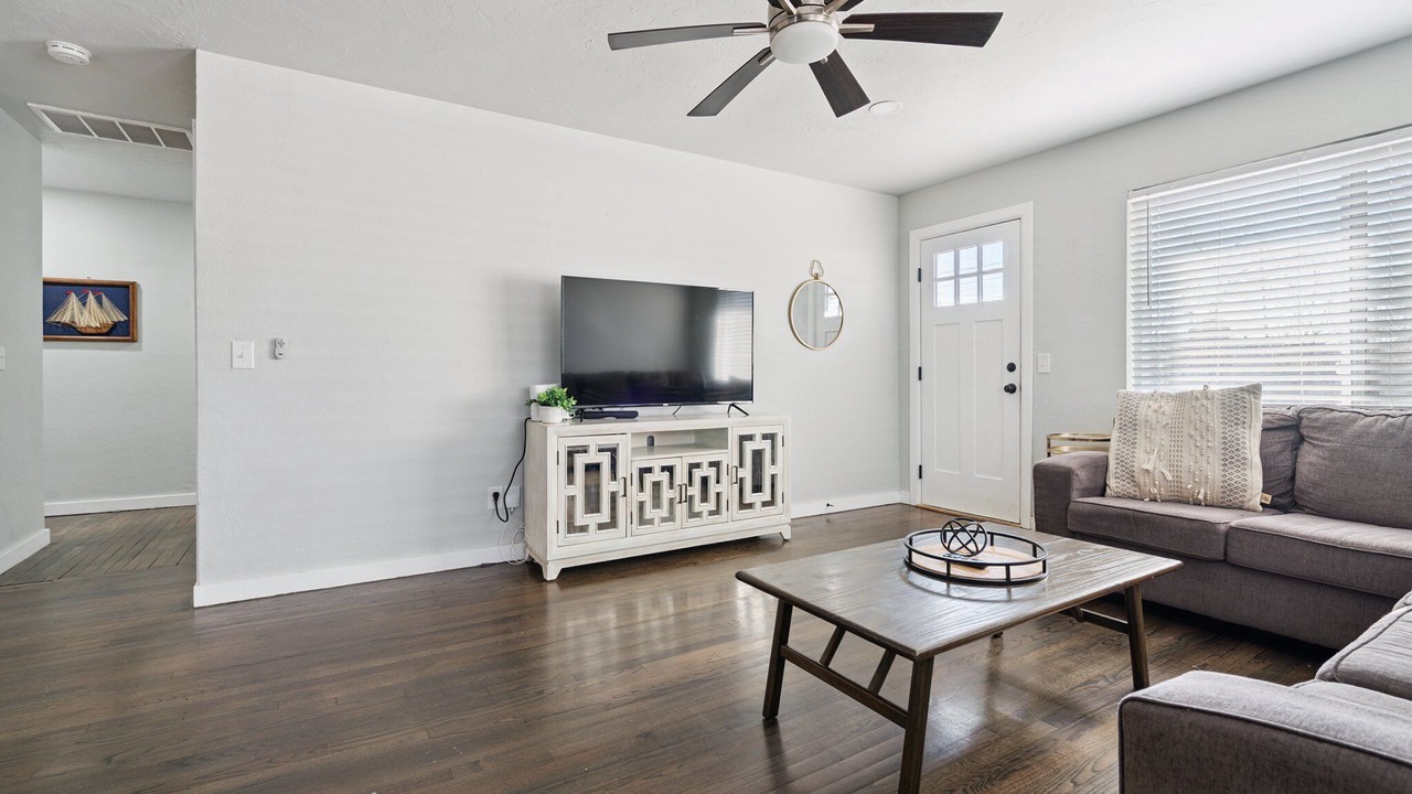 Photo of Livingroom in Central Oklahoma City