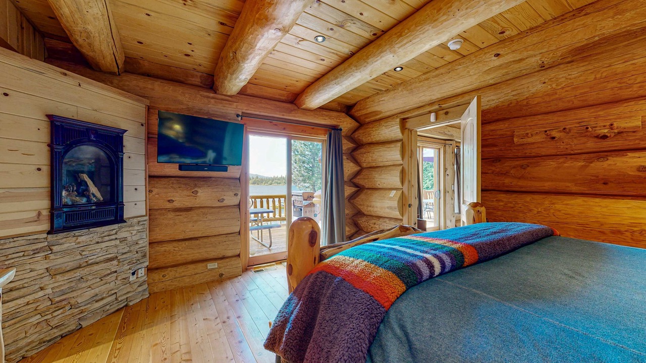 Photo of Bedroom in Tamarack Resort