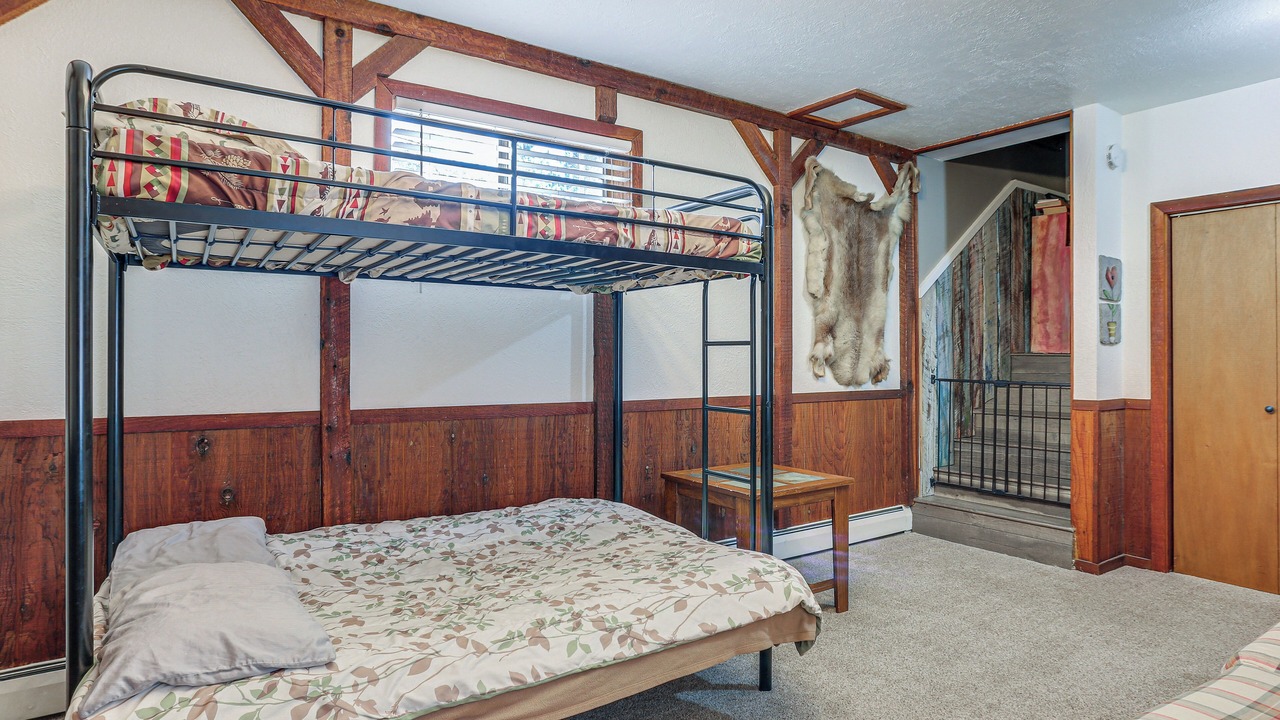 Photo of Bedroom in Pine