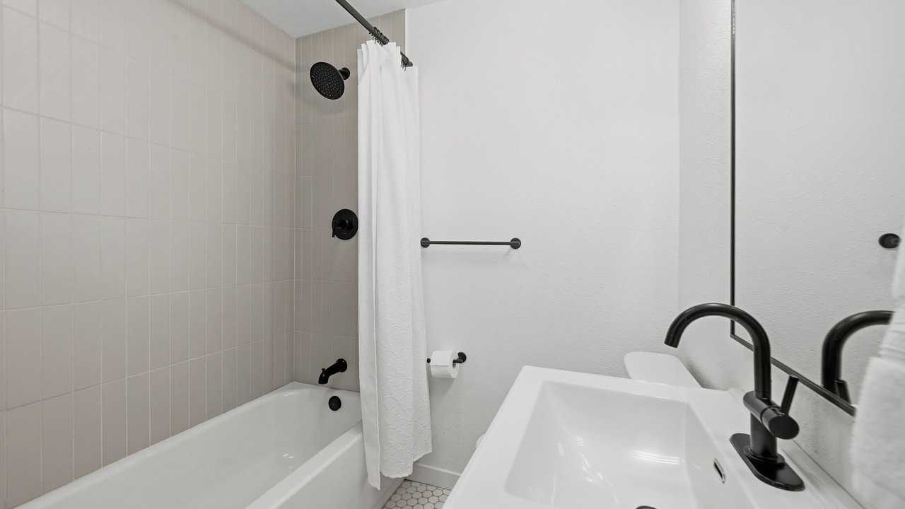 Photo of Bathroom in Delmar Parkway