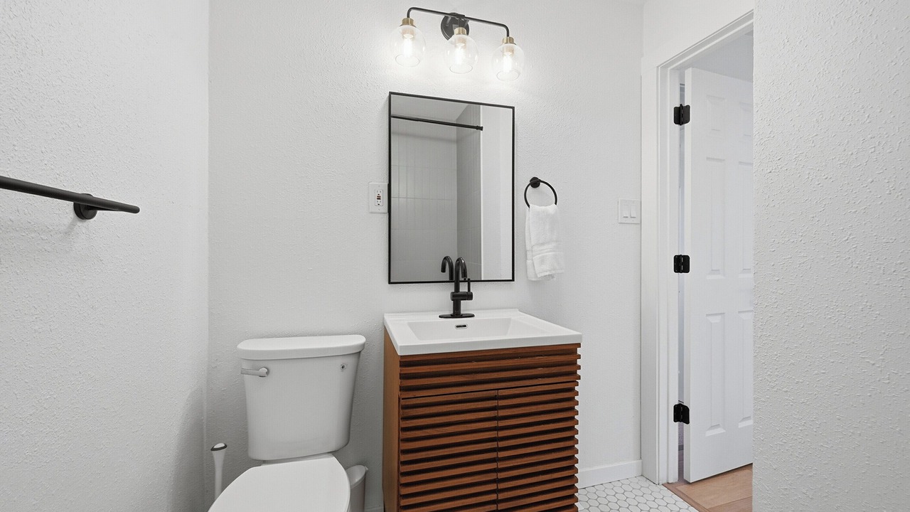 Photo of Bathroom in Delmar Parkway