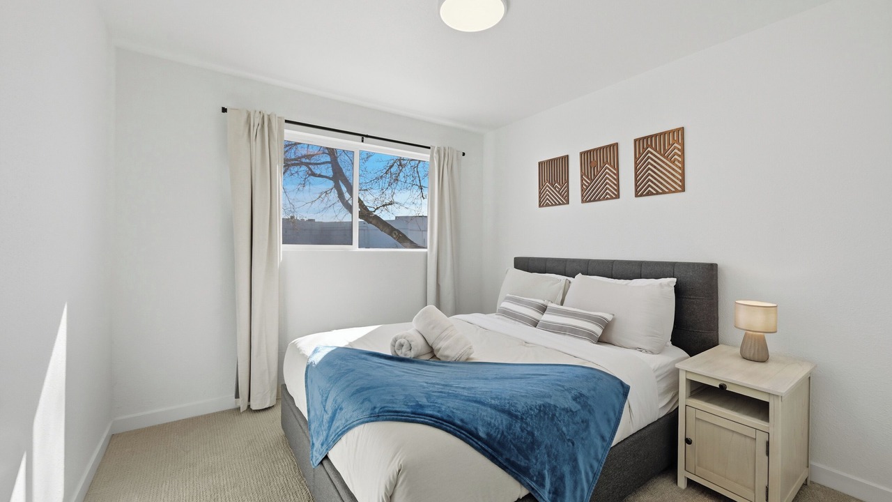 Photo of Bedroom in Delmar Parkway