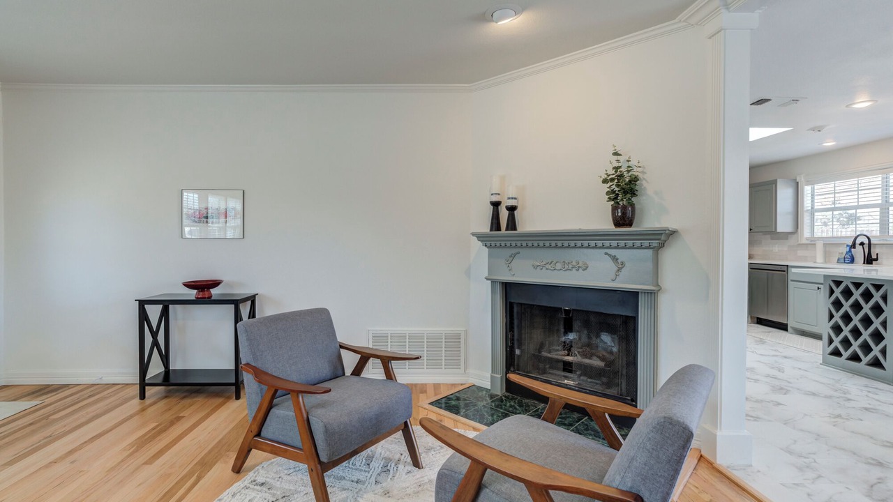 Photo of Livingroom in Tech Terrace