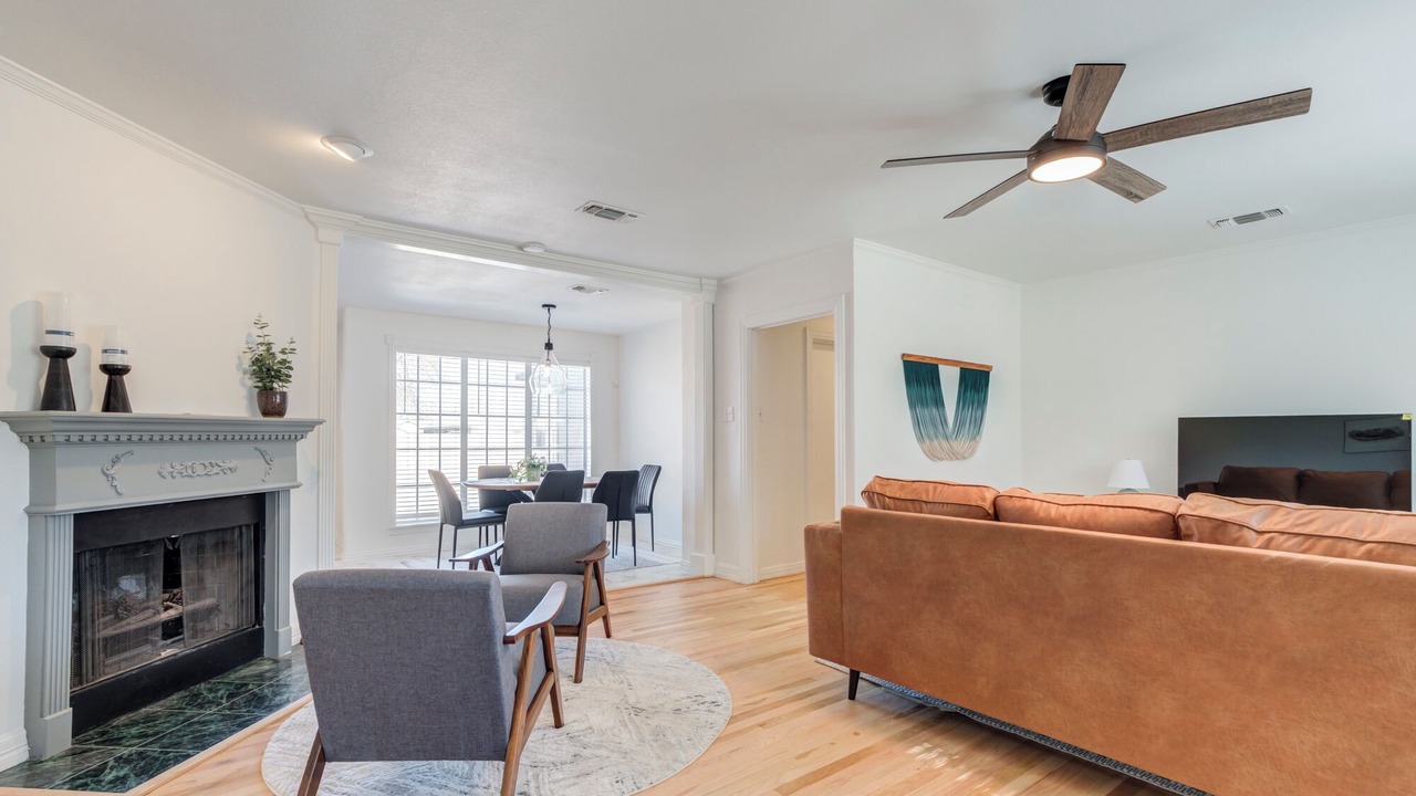 Photo of Livingroom in Tech Terrace