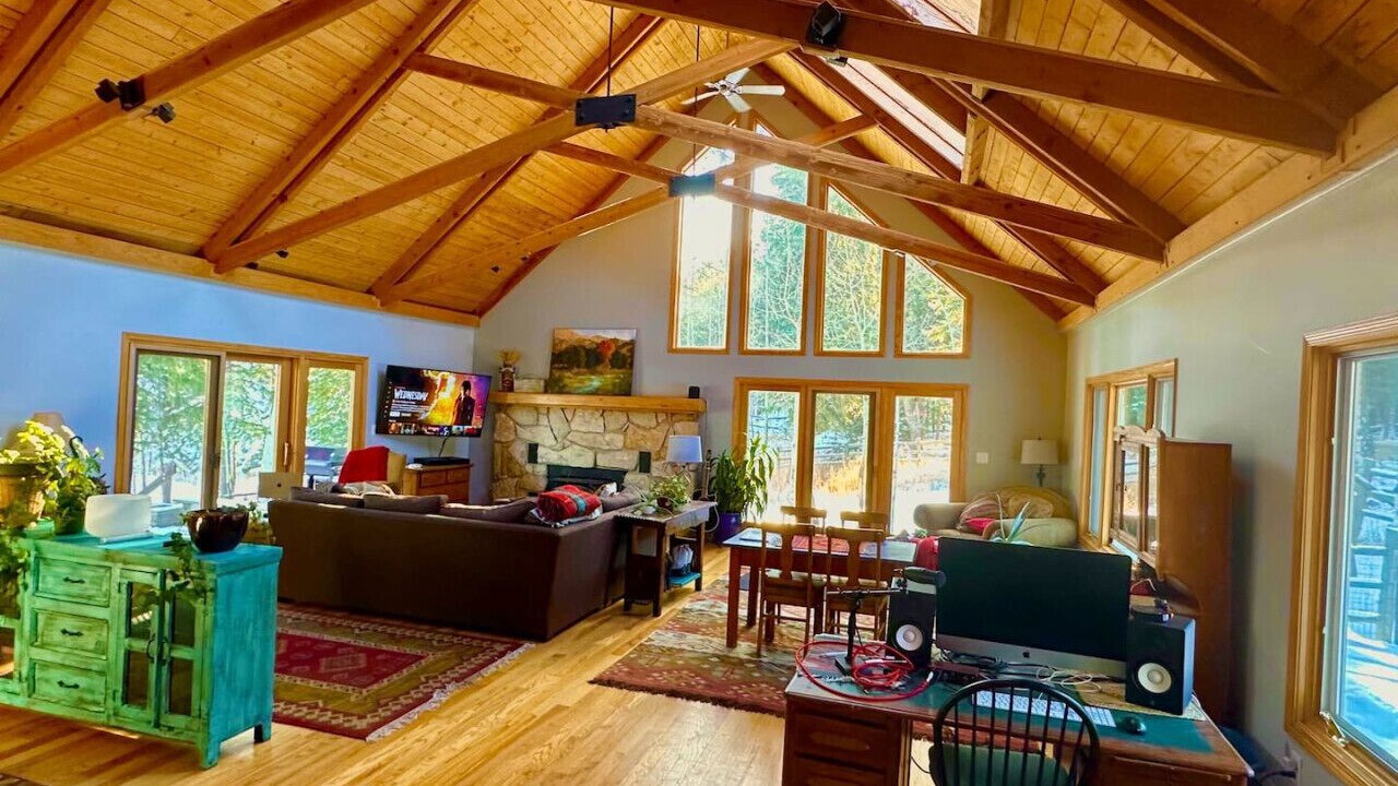 Photo of Livingroom in Hangen Ranch And M and B