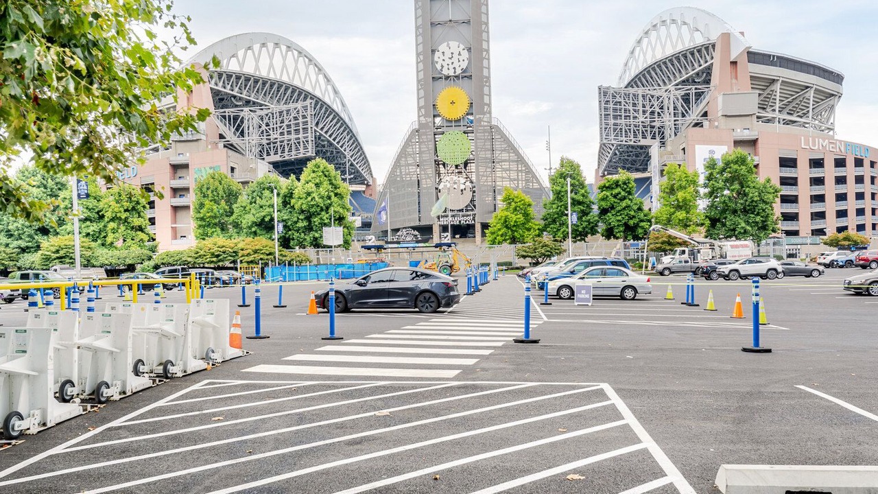 Photo of Others in Downtown Seattle