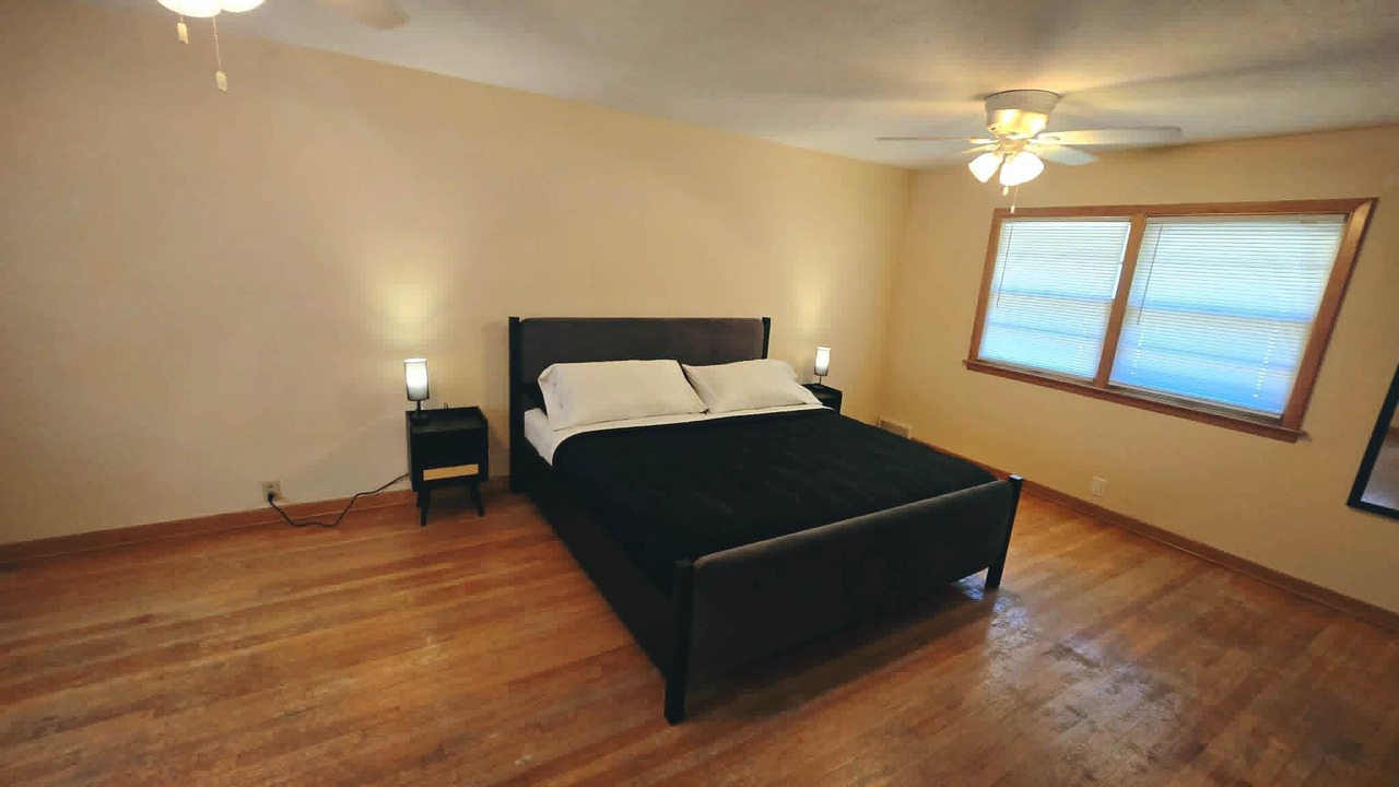 Photo of Bedroom in Near South
