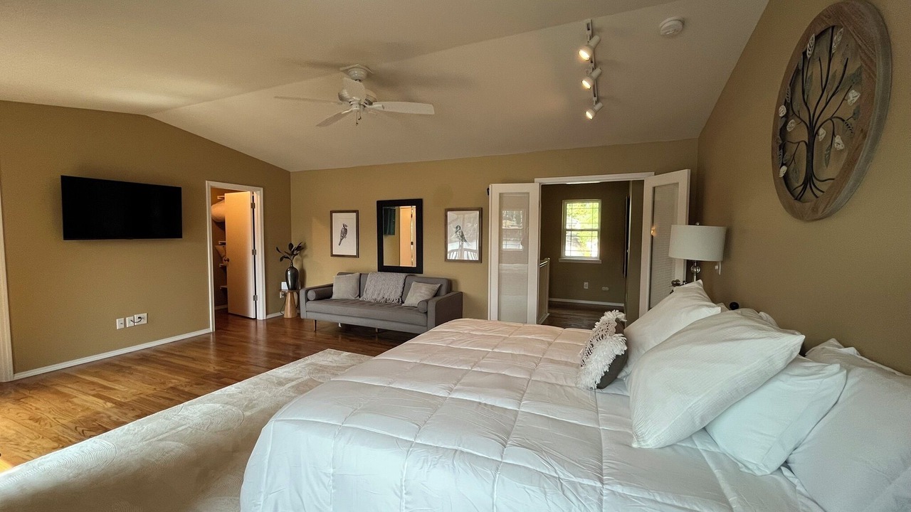 Photo of Bedroom in Eatonville