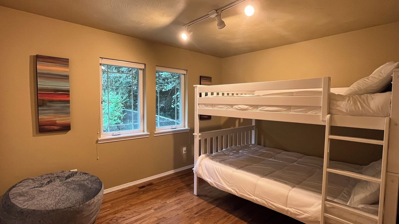 Photo of Bedroom in Eatonville