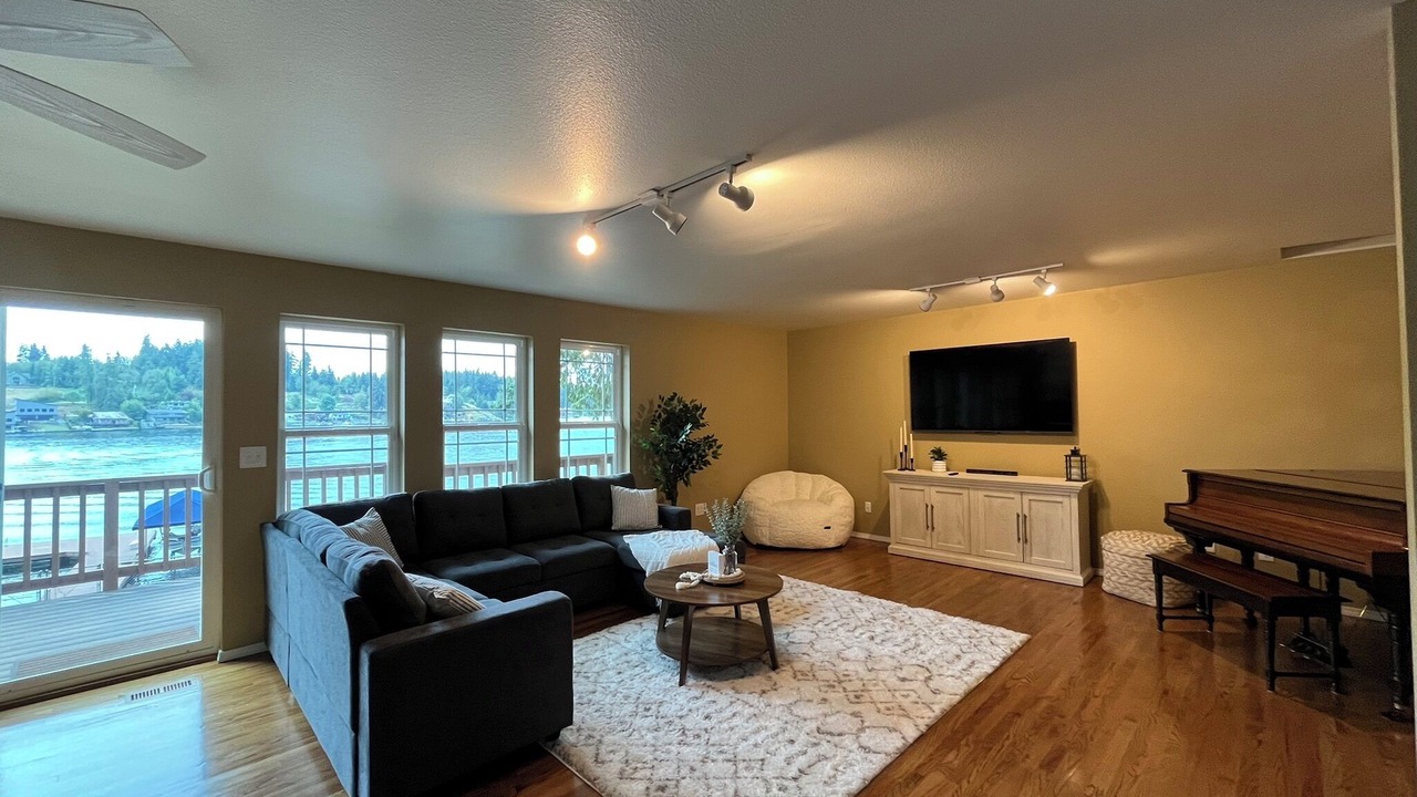 Photo of Livingroom in Eatonville