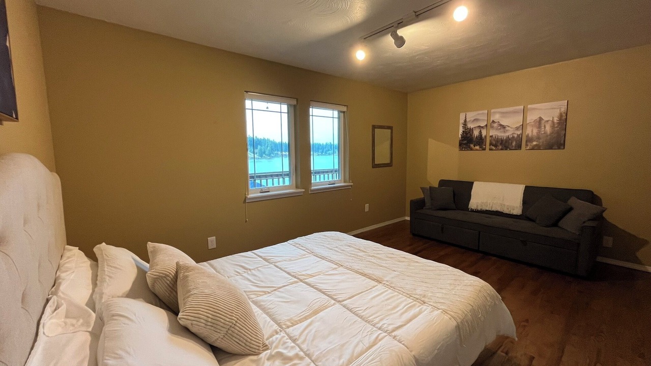 Photo of Bedroom in Eatonville
