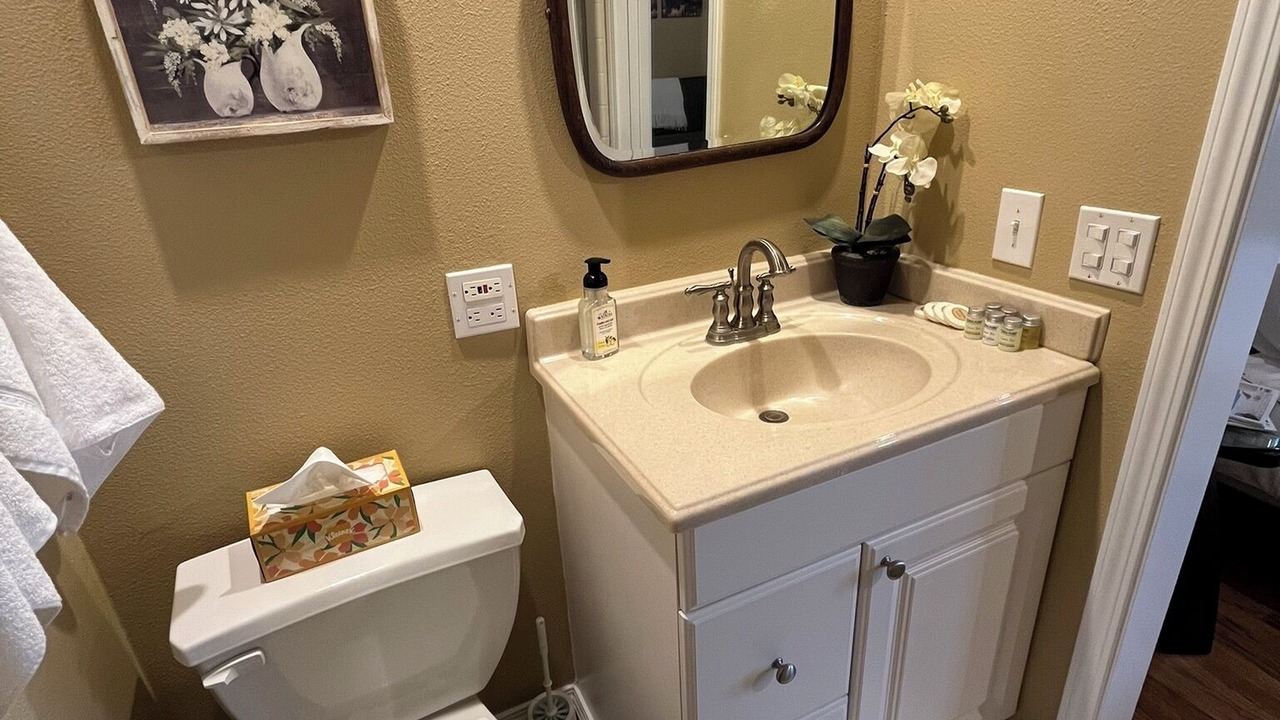 Photo of Bathroom in Eatonville