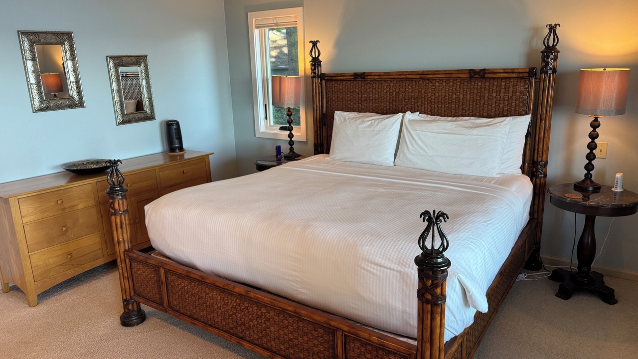 Photo of Bedroom in Eastsound