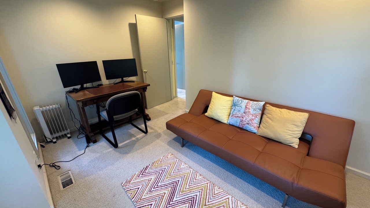 Photo of Livingroom in Eastsound