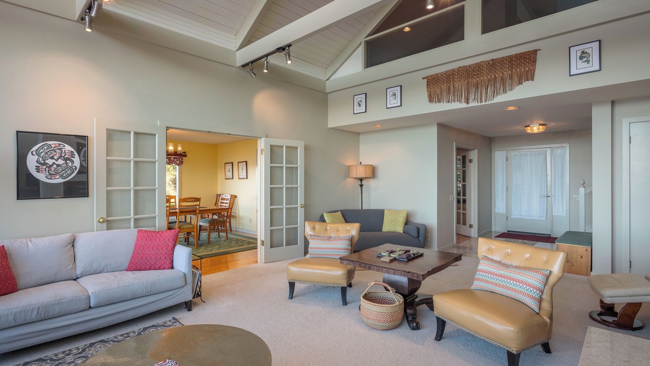 Photo of Livingroom in Eastsound