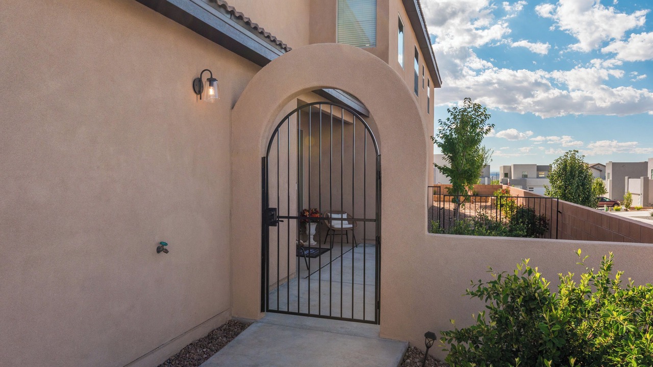 Photo of Patio Balcony in Northeast Heights