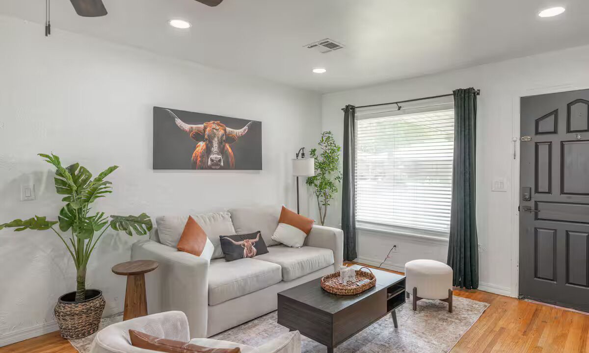 Photo of Livingroom in Central Oklahoma City