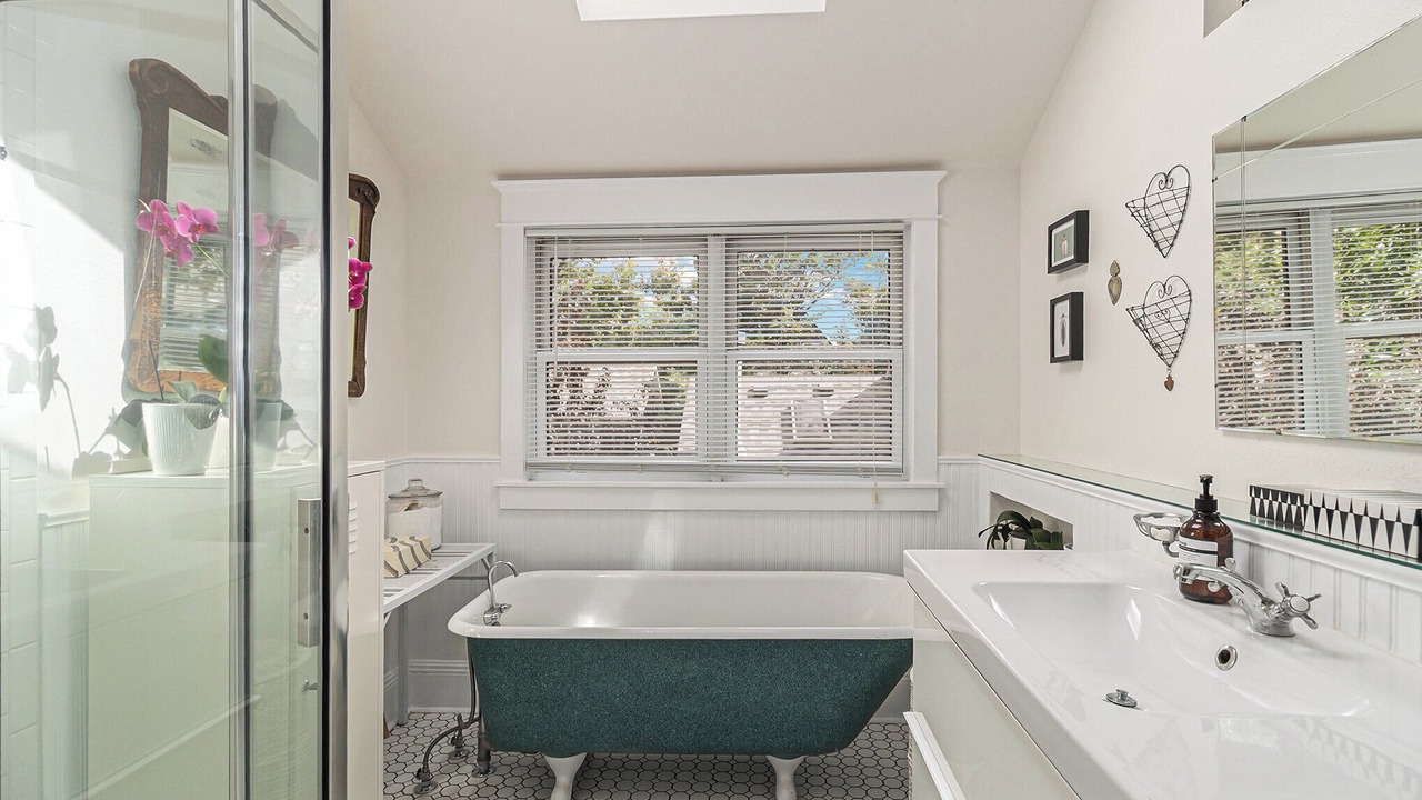 Photo of Bathroom in Lower Arapahoe