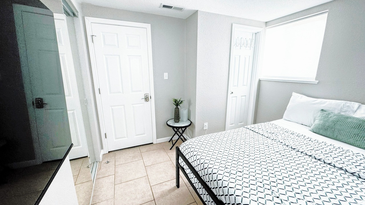 Photo of Bedroom in Mar Lee