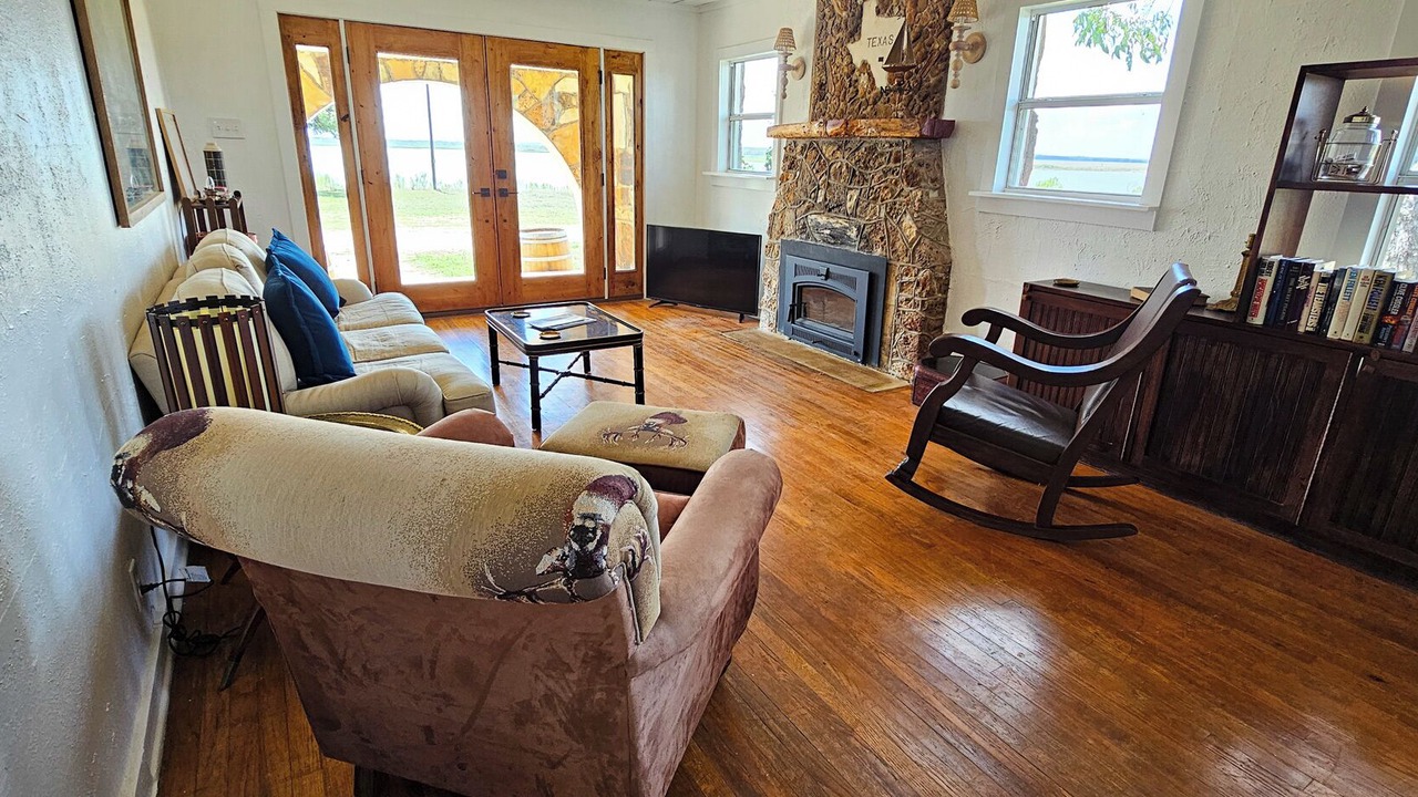 Photo of Livingroom in Brady