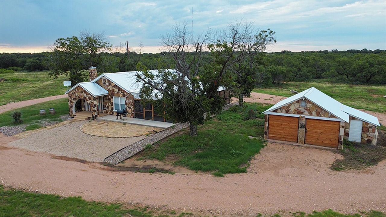 Photo of Outdoor in Brady