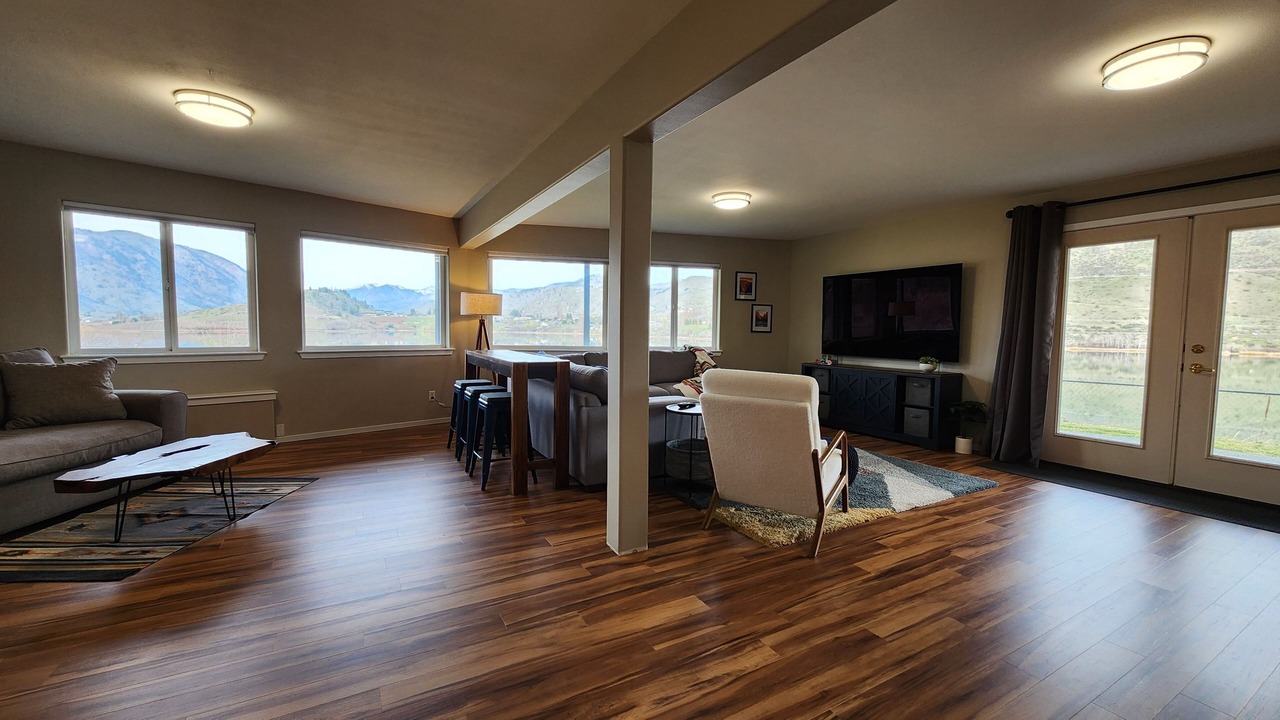 Photo of Livingroom in Manson