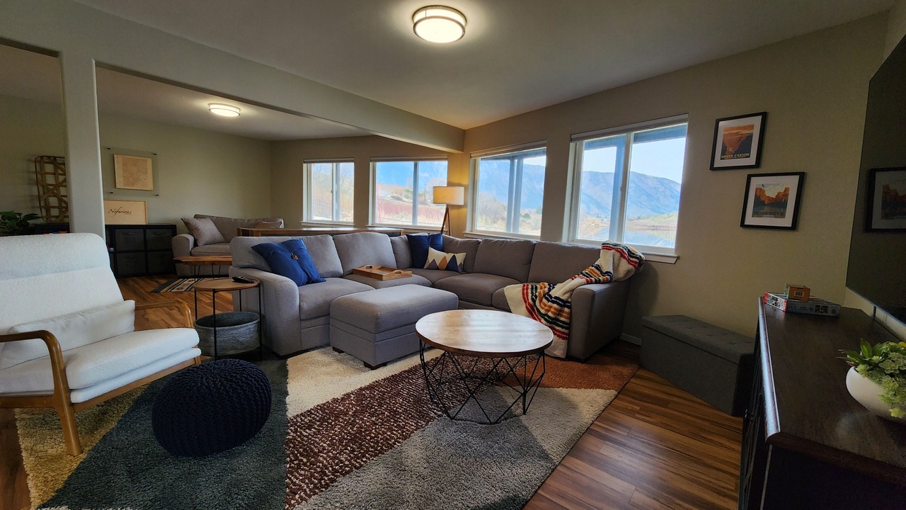 Photo of Livingroom in Manson