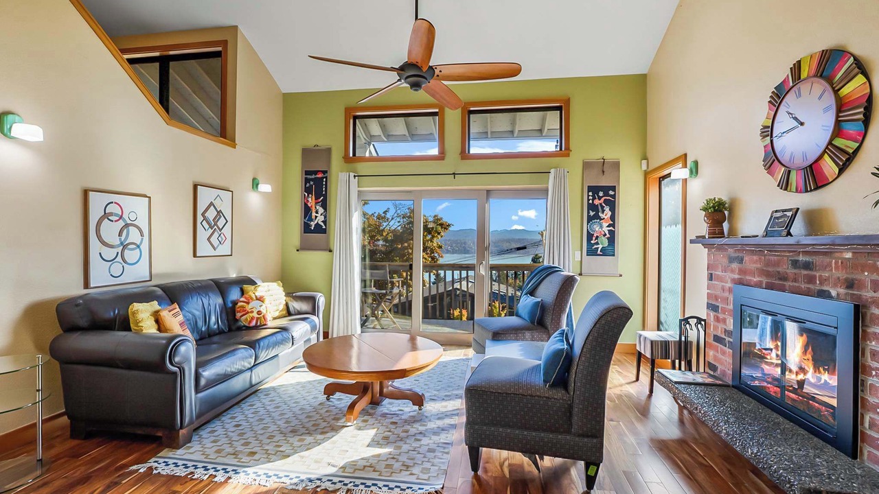 Photo of Livingroom in Rainier Valley