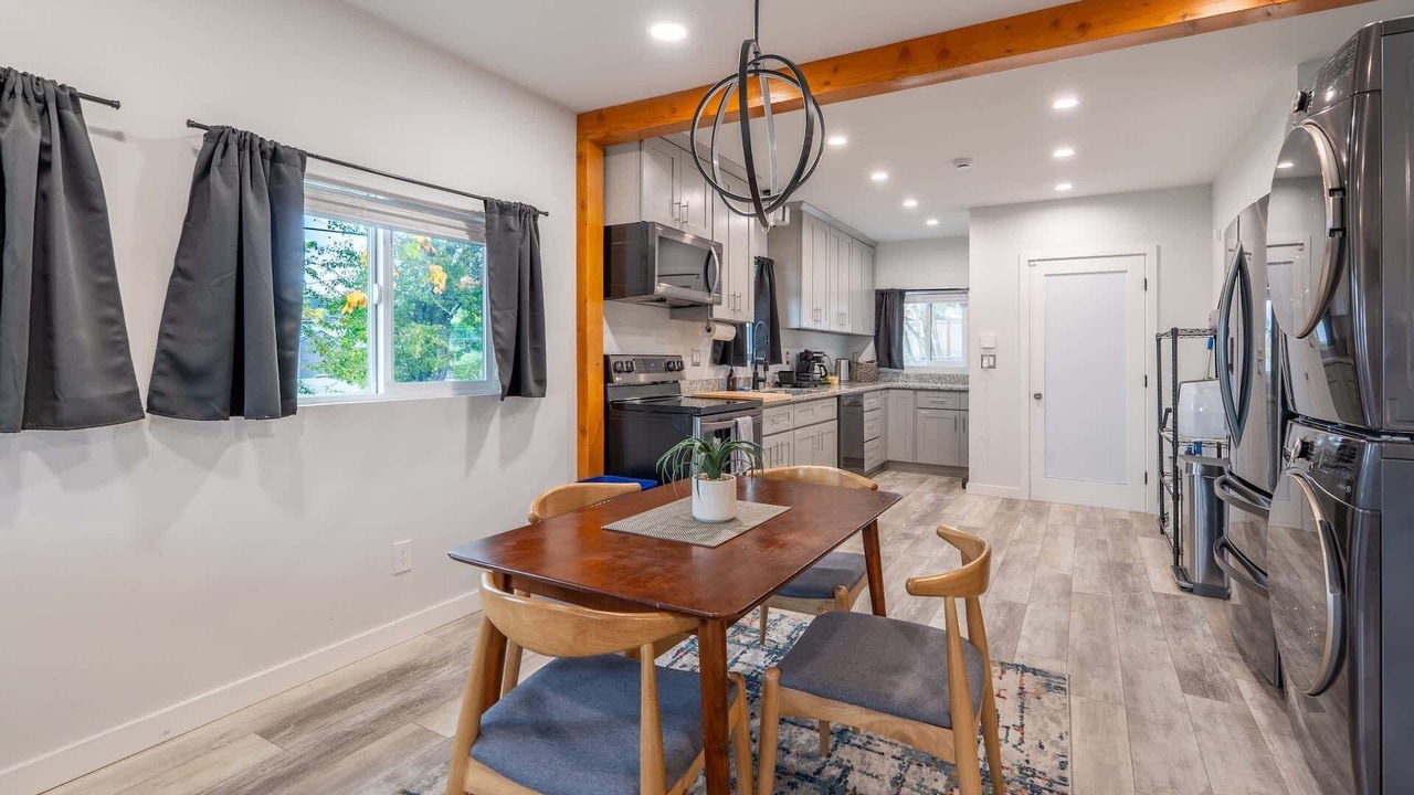 Photo of Kitchen in White Center
