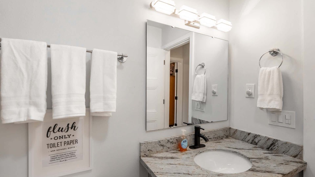 Photo of Bathroom in White Center