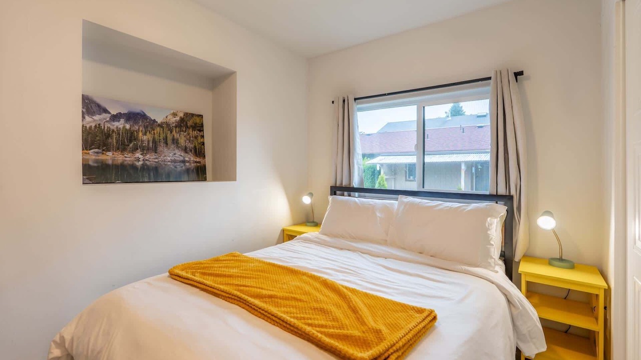 Photo of Bedroom in White Center