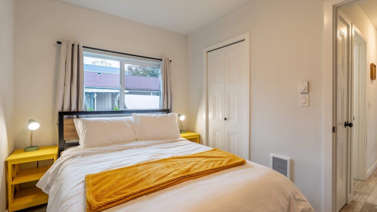 Photo of Bedroom in White Center
