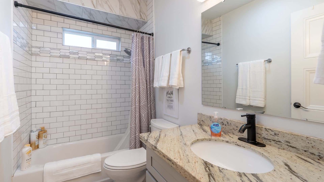 Photo of Bathroom in White Center