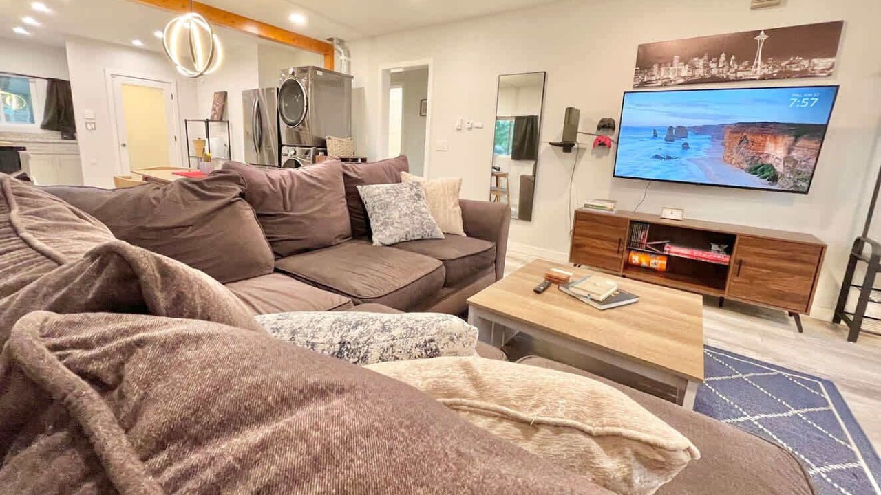Photo of Livingroom in White Center