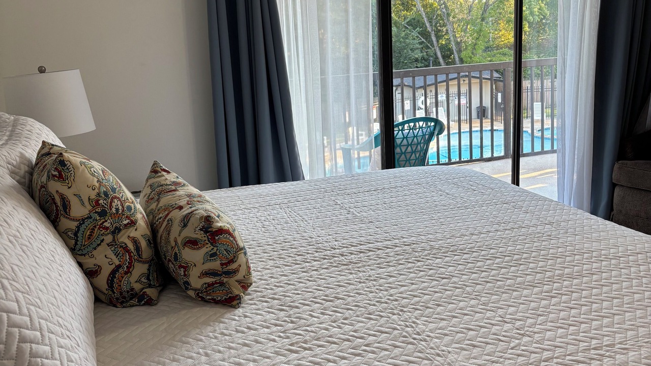 Photo of Bedroom in Lake Hamilton