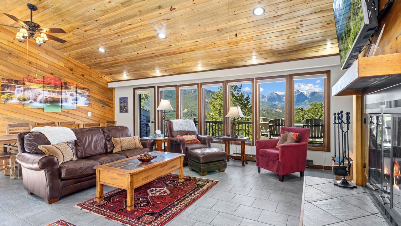 Photo of Livingroom in Windcliff Estates