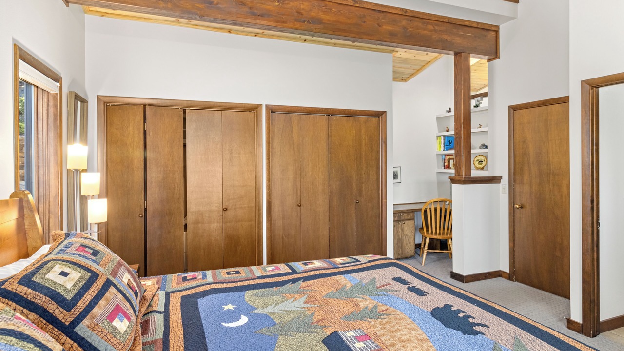 Photo of Bedroom in Windcliff Estates